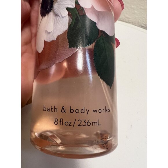 Bath & Body Works Rose Fine Fragrance Mist 8 Fl Oz / 236 mL Floral Scented Spray - Picture 3 of 4